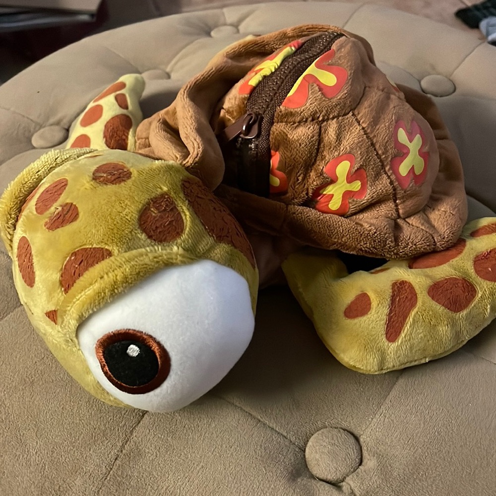Disney/Pixar Finding Nemo’s Squirt sea turtle small plush purse